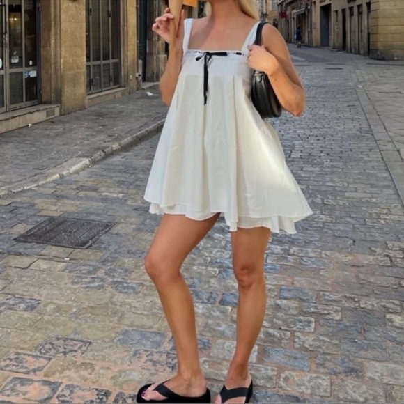 NEW Reformation Shai Dress in White Black Bow Tie Minidress size 10 - Picture 1 of 11